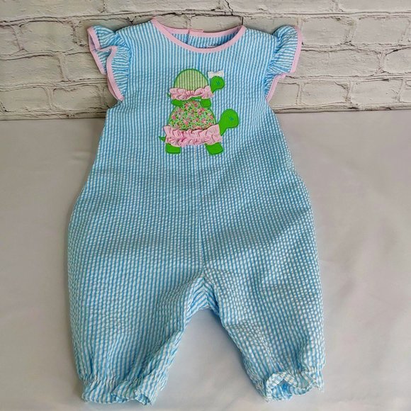 'PETIT AMI' SEERSUCKER PINSTRIPE ANGEL~SLEEVE 'TURTLE LOVE' BUBBLE STYLE OUTFIT